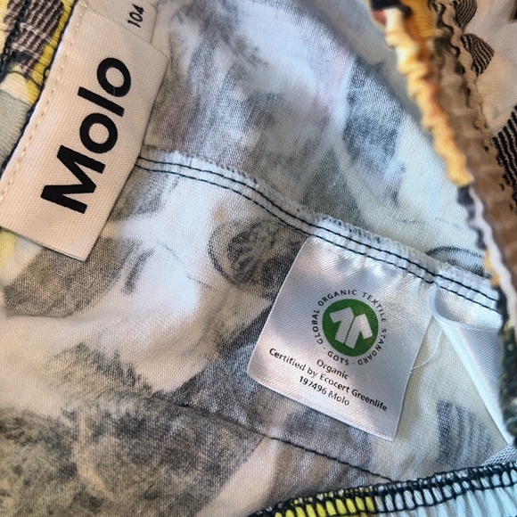 Molo from Neiman Marcus size 4 boys casual shorts with Car Print - Picture 7 of 7